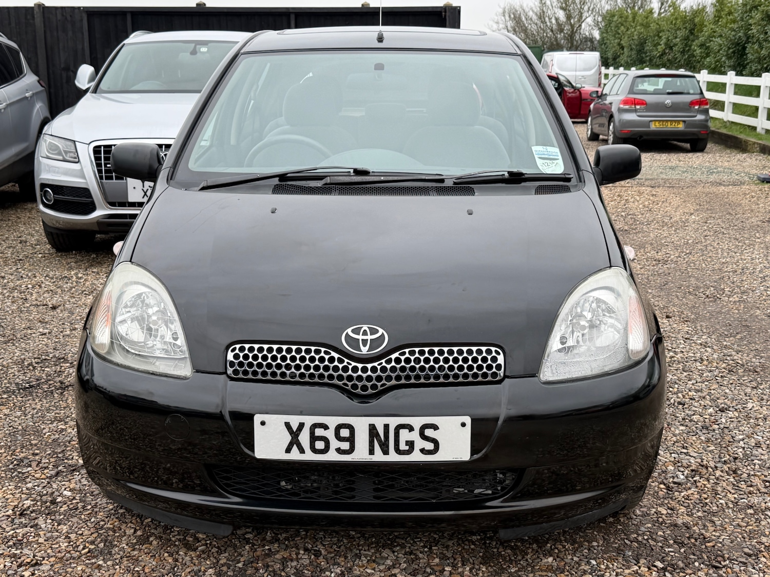 Used Toyota Yaris 2001 for sale - 77791364: Photo 2
