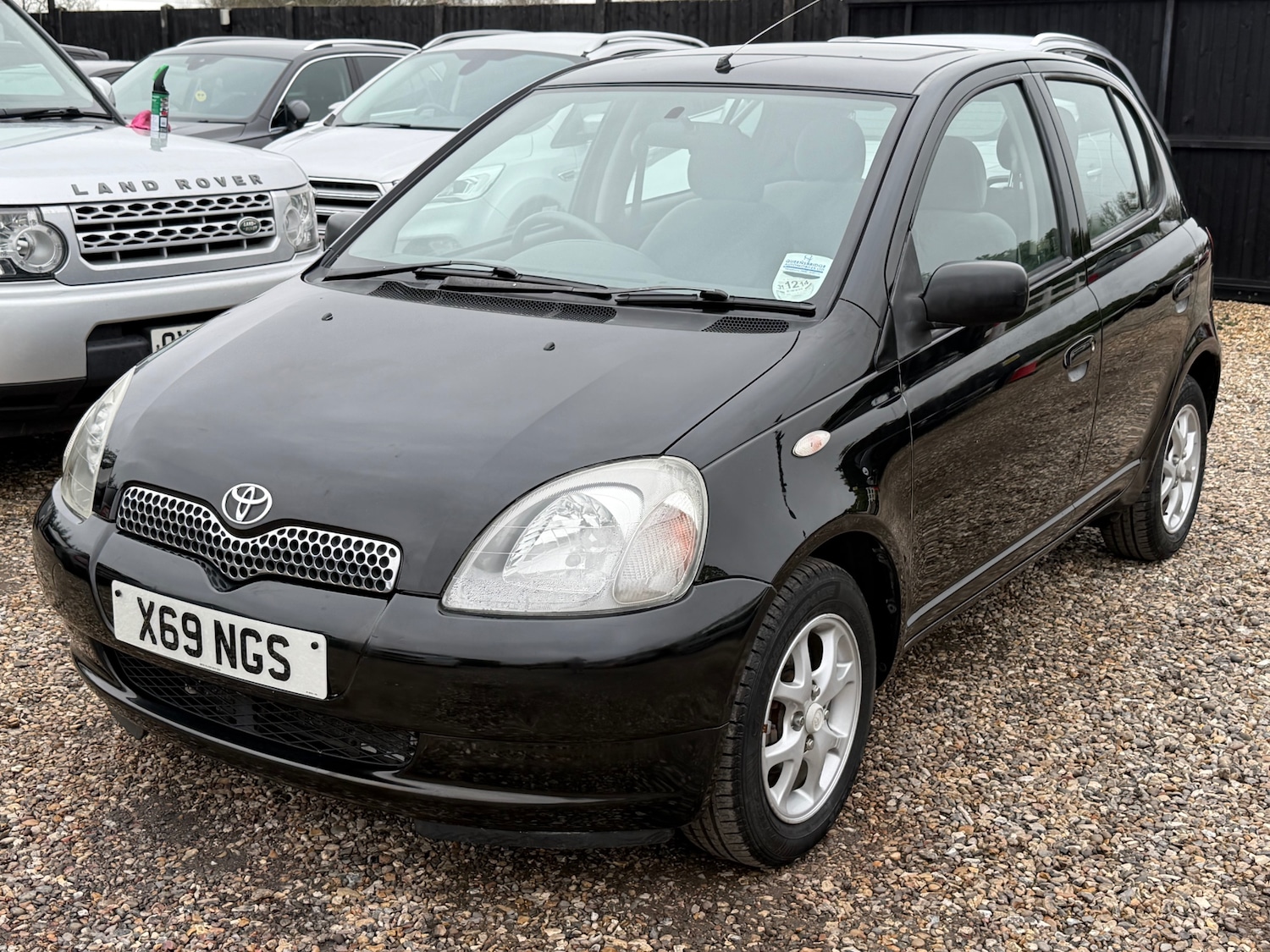 Used Toyota Yaris 2001 for sale - 77791364: Photo 3