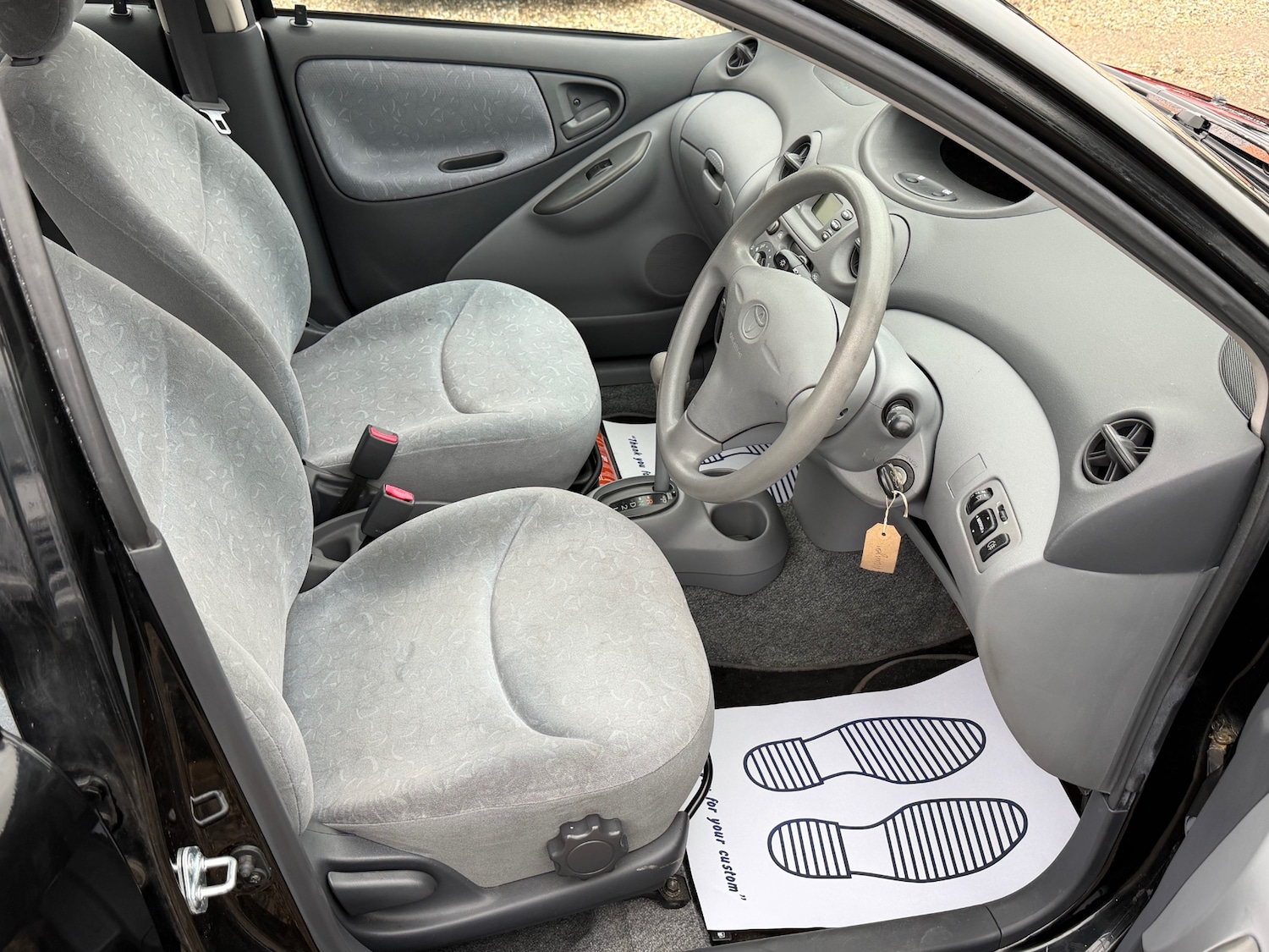 Used Toyota Yaris 2001 for sale - 77791364: Photo 9