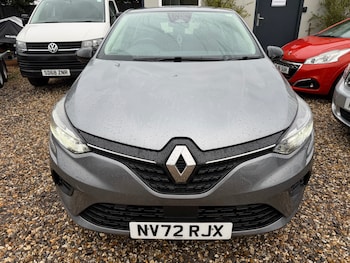 Used Renault Clio 2023 for sale - 76904950: Photo