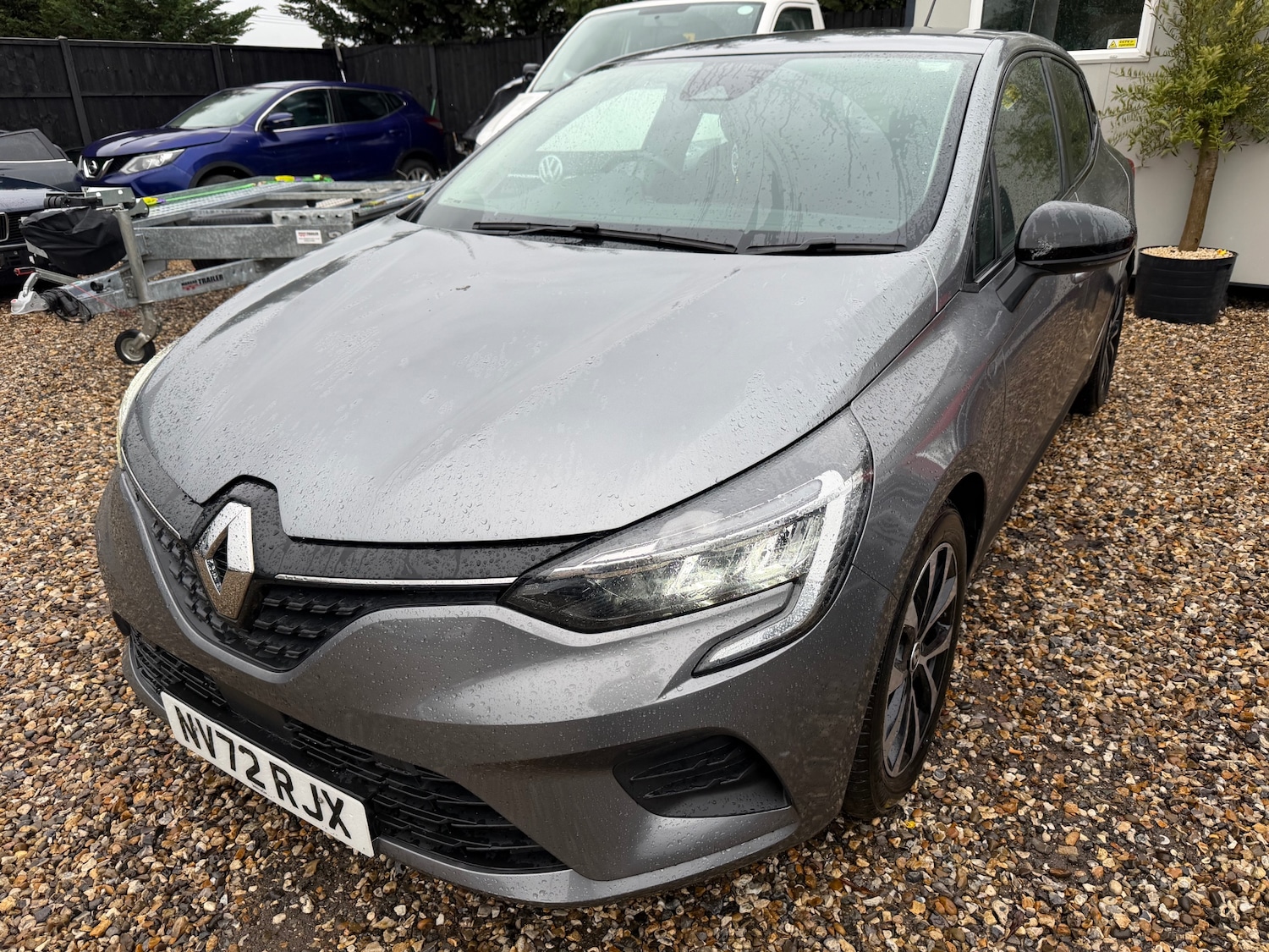 Used Renault Clio 2023 for sale - 76904950: Photo 3