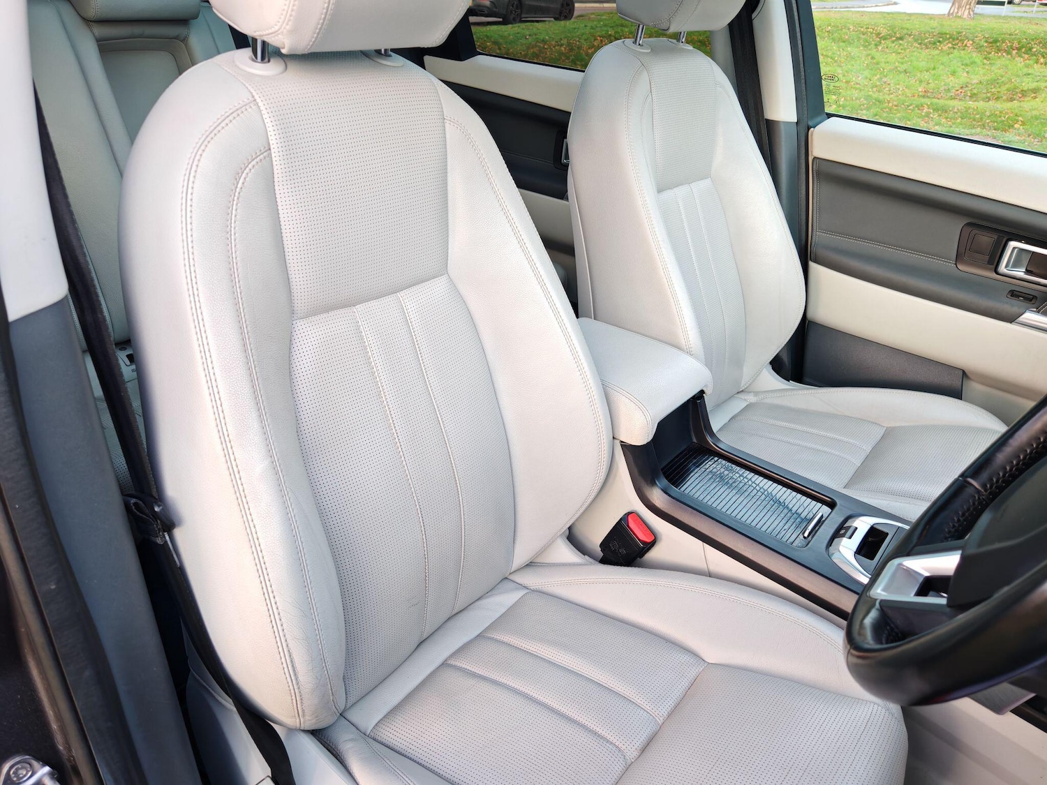 Used Land Rover Discovery Sport 2015 for sale - 77131888: Photo 18