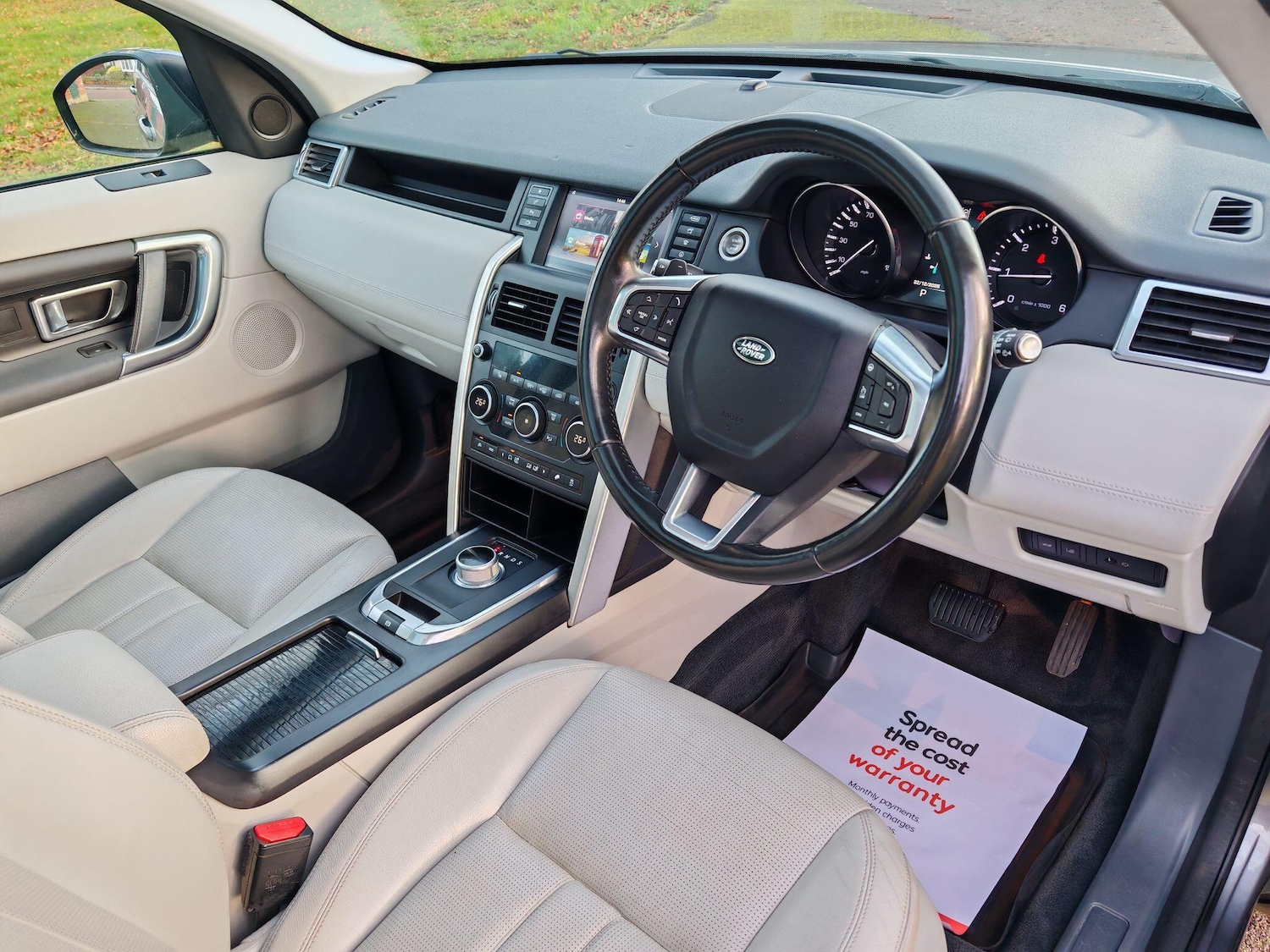 Used Land Rover Discovery Sport 2015 for sale - 77131888: Photo 2