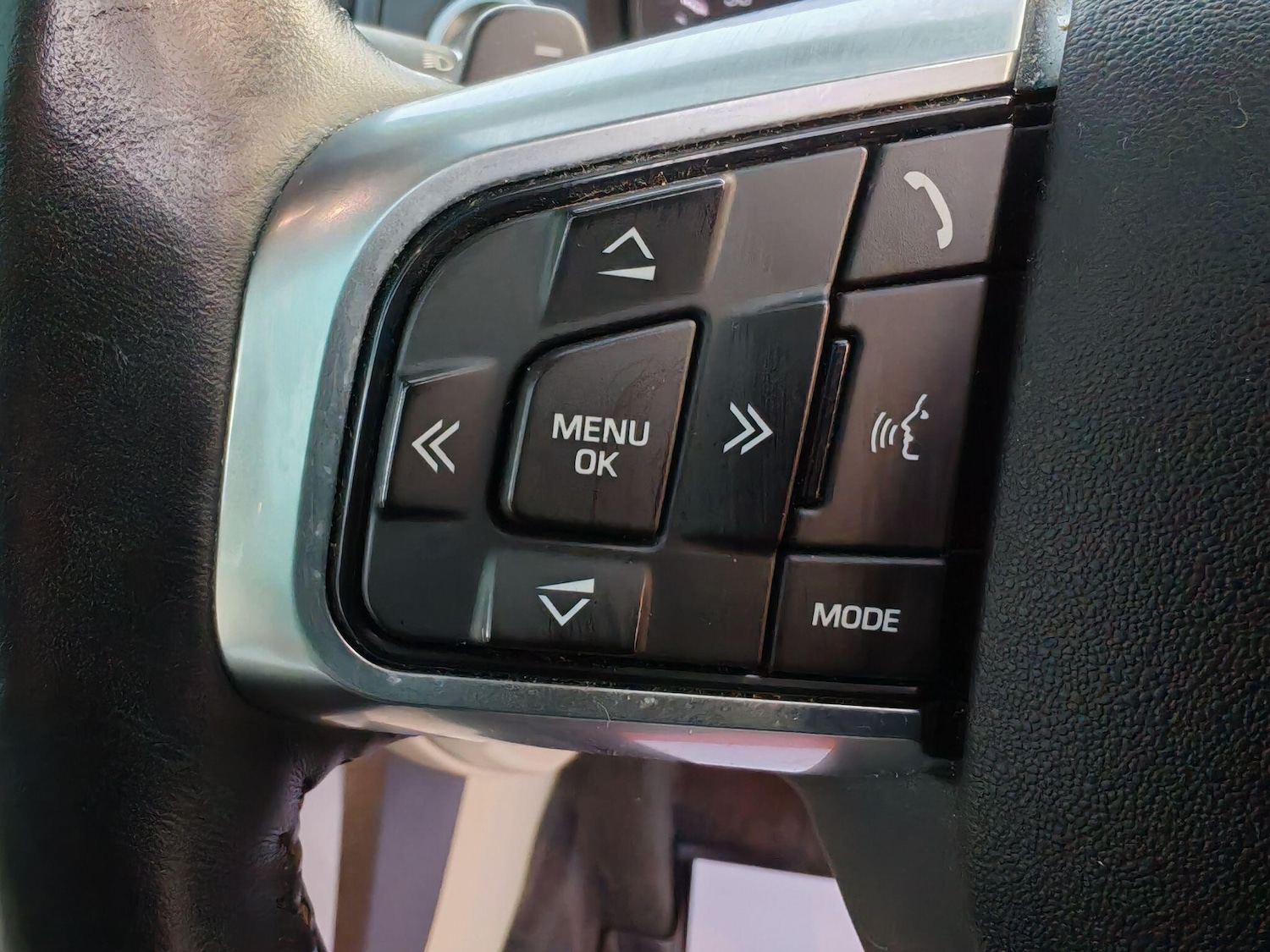 Used Land Rover Discovery Sport 2015 for sale - 77131888: Photo 25