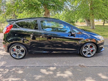Used Ford Fiesta 2017 for sale - 79213163: Photo