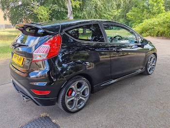 Used Ford Fiesta 2017 for sale - 79213163: Photo