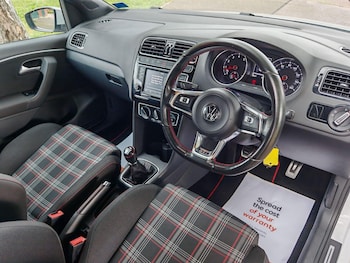 Used Volkswagen Polo 2016 for sale - 76166899: Photo