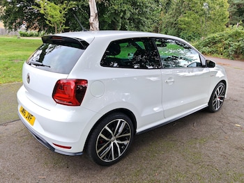 Used Volkswagen Polo 2016 for sale - 76166899: Photo