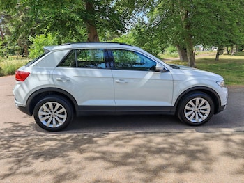 Used Volkswagen T-Roc 2018 for sale - 78759948: Photo