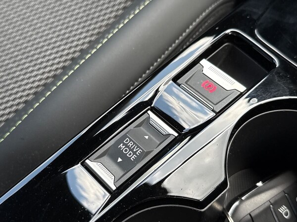 Used Peugeot E-2008 2024 for sale - 75580921: Photo 27