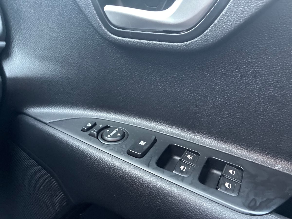 Used Kia Stonic 2019 for sale - 76892916: Photo 24