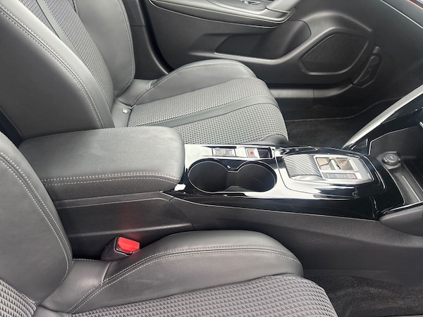 Used Peugeot 2008 2023 for sale - 76305041: Photo 27