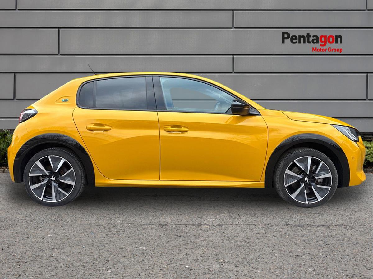 Used Peugeot 208 2022 for sale - 76442606: Photo 13