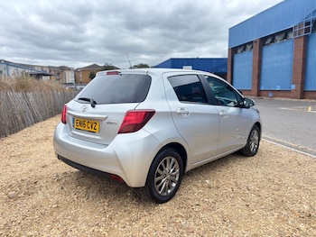 Used Toyota Yaris 2016 for sale - 75618646: Photo