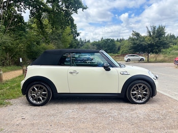 Used MINI Convertible 2010 for sale - 75503496: Photo