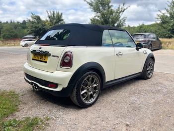 Used MINI Convertible 2010 for sale - 75503496: Photo