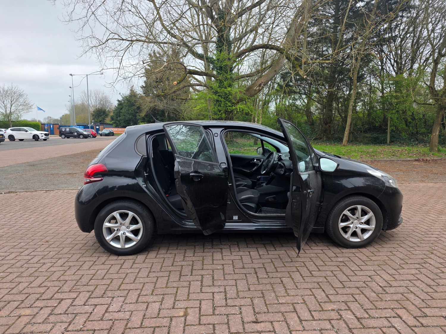 Used Peugeot 208 2015 for sale - 78080782: Photo 9