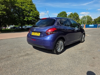 Used Peugeot 208 2017 for sale - 78979611: Photo