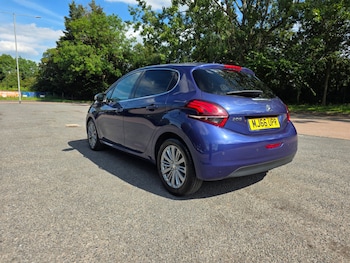 Used Peugeot 208 2017 for sale - 78979611: Photo