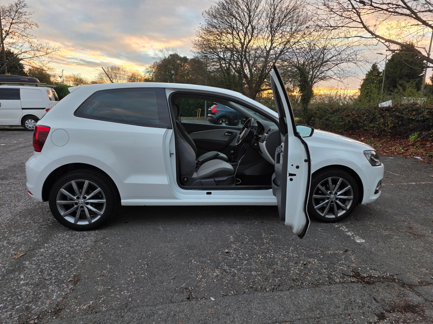 Used Volkswagen Polo 2015 for sale - 76625320: Photo 14