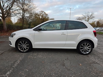 Used Volkswagen Polo 2015 for sale - 76625320: Photo