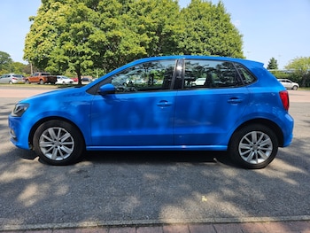 Used Volkswagen Polo 2015 for sale - 75536805: Photo