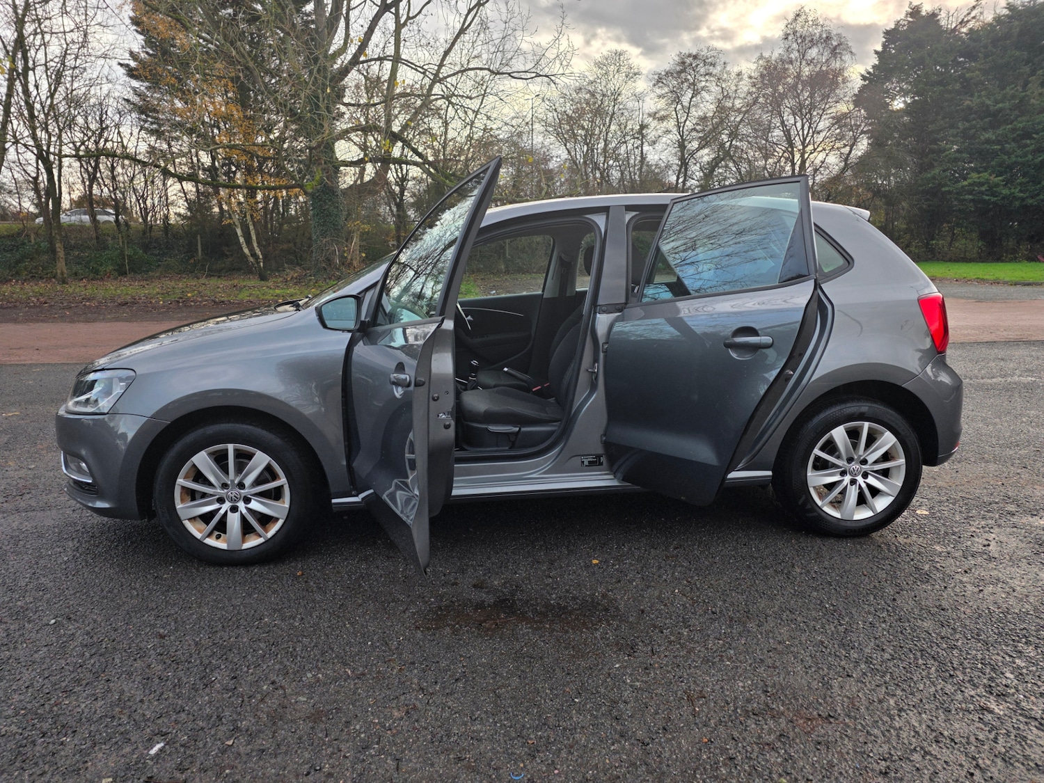 Used Volkswagen Polo 2015 for sale - 76831935: Photo 14