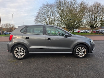 Used Volkswagen Polo 2015 for sale - 76831935: Photo