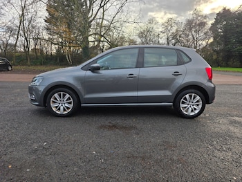 Used Volkswagen Polo 2015 for sale - 76831935: Photo