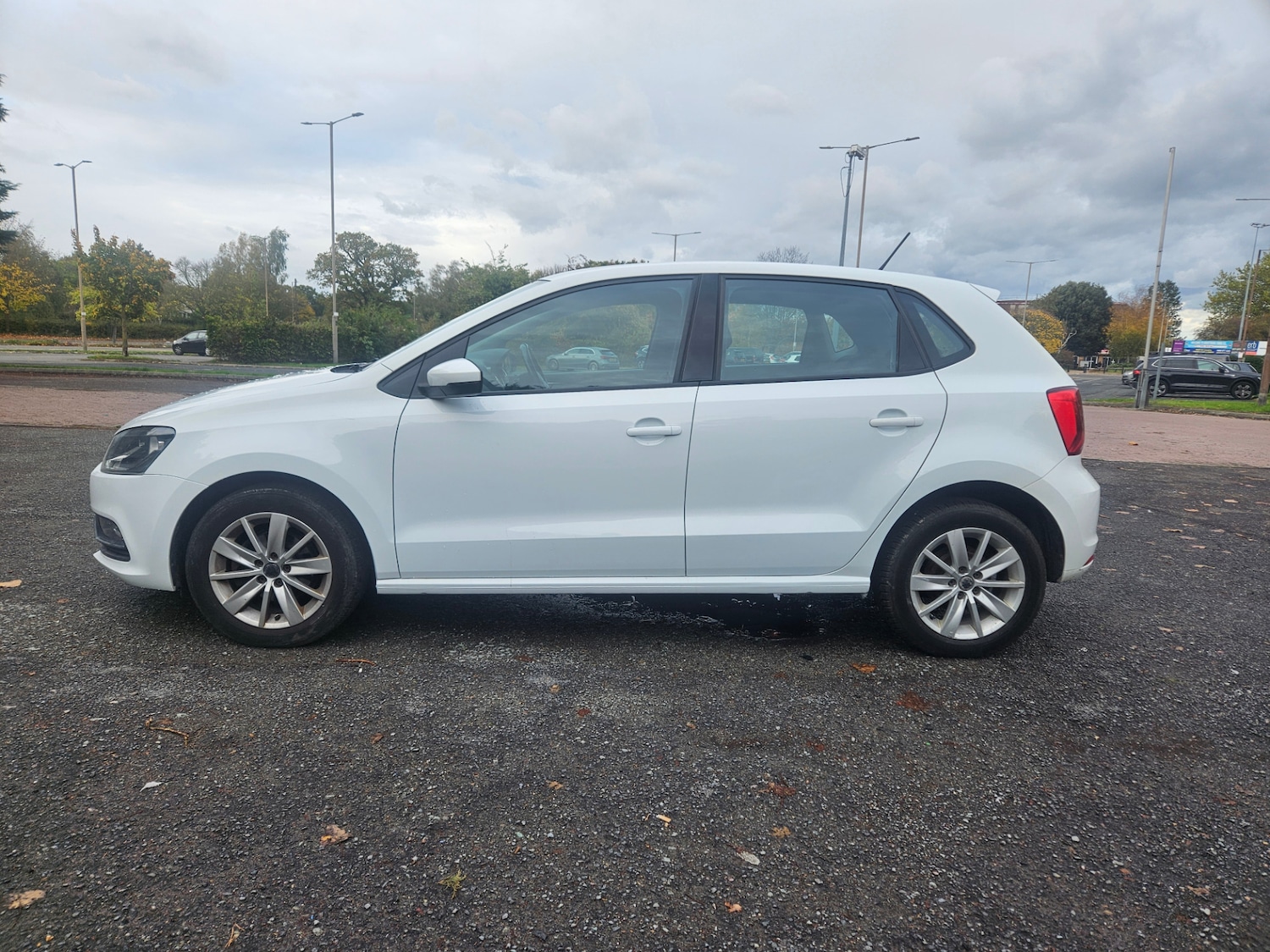 Used Volkswagen Polo 2015 for sale - 76363120: Photo 4