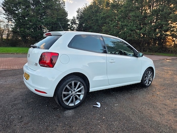 Used Volkswagen Polo 2015 for sale - 77708570: Photo