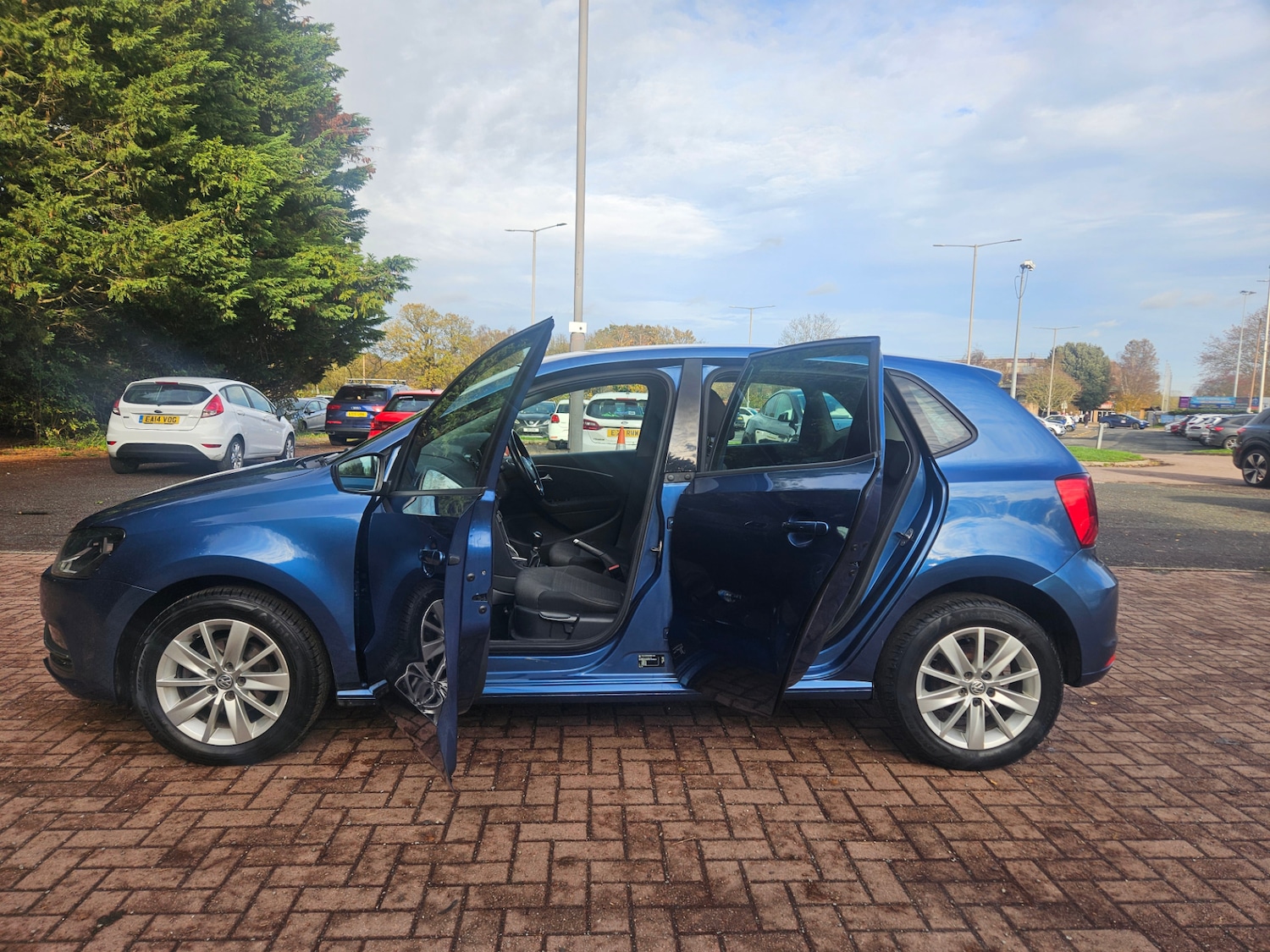 Used Volkswagen Polo 2015 for sale - 76554520: Photo 10