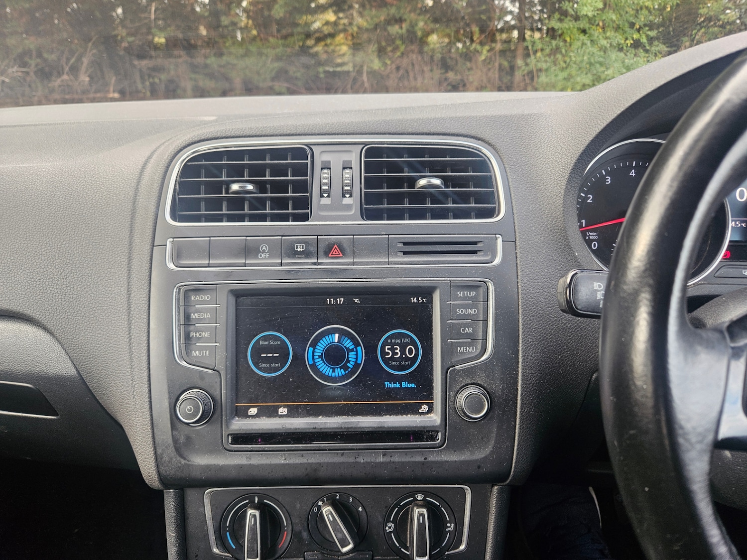 Used Volkswagen Polo 2015 for sale - 76554520: Photo 27