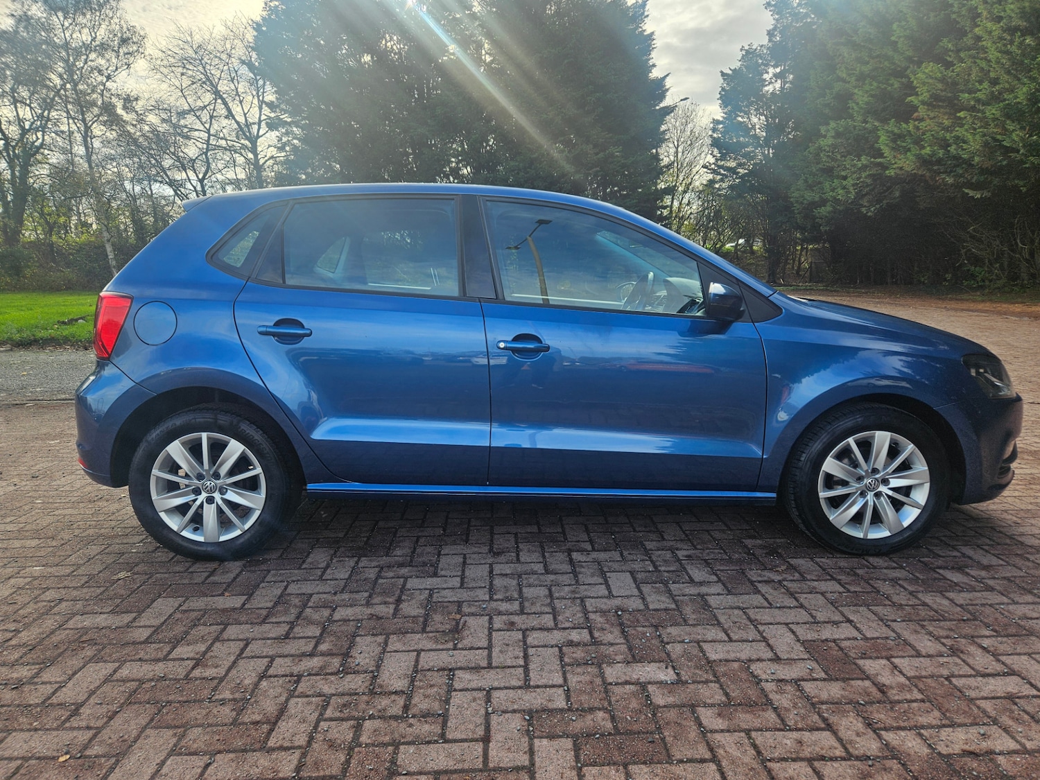 Used Volkswagen Polo 2015 for sale - 76554520: Photo 3