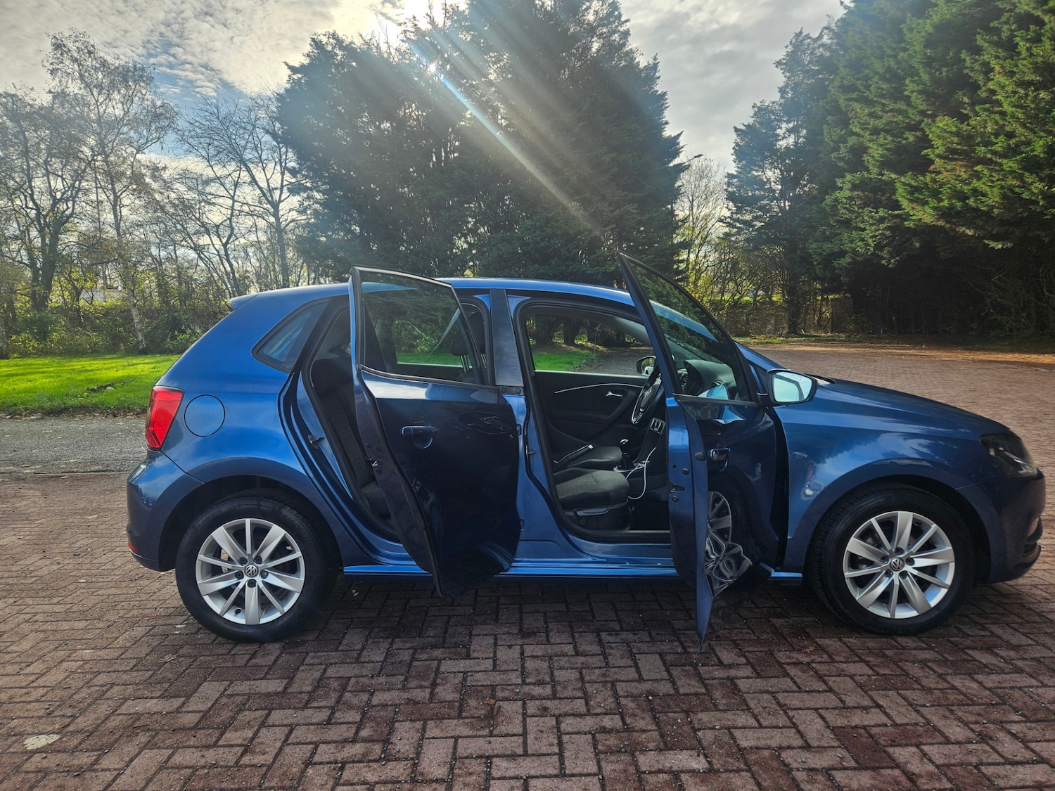 Used Volkswagen Polo 2015 for sale - 76554520: Photo 9