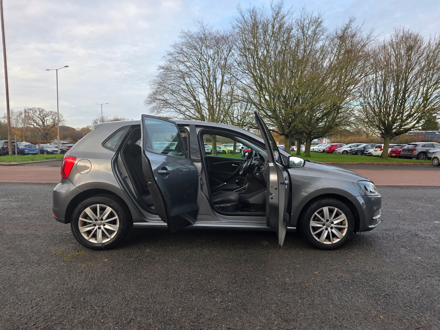 Used Volkswagen Polo 2015 for sale - 77431344: Photo 9