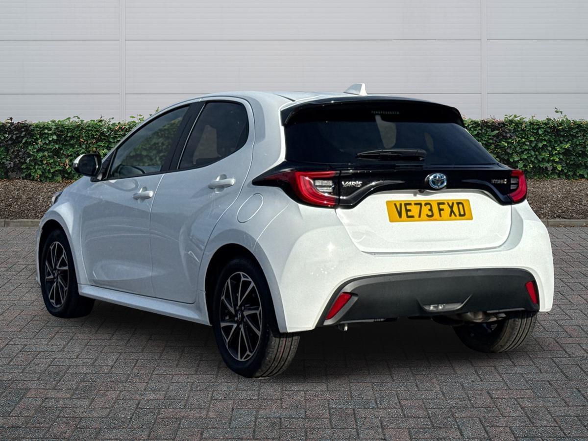 Used Toyota Yaris 2024 for sale - 77254423: Photo 2