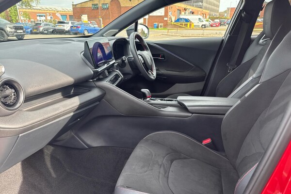 Used Toyota C-HR 2024 for sale - 76025869: Photo 10