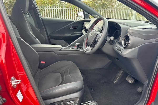 Used Toyota C-HR 2024 for sale - 76025869: Photo 11