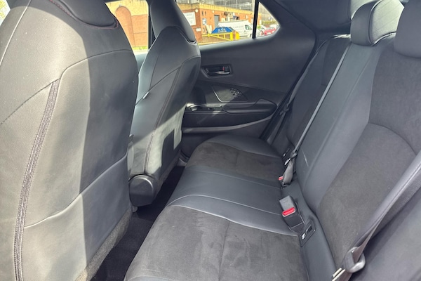 Used Toyota C-HR 2024 for sale - 76025869: Photo 12