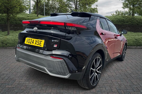 Used Toyota C-HR 2024 for sale - 76025869: Photo 2