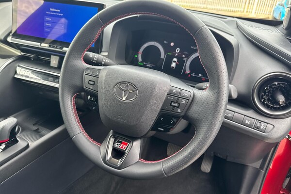 Used Toyota C-HR 2024 for sale - 76025869: Photo 6