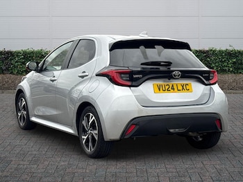 Used Toyota Yaris 2024 for sale - 77971427: Photo