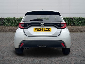 Used Toyota Yaris 2024 for sale - 77971427: Photo