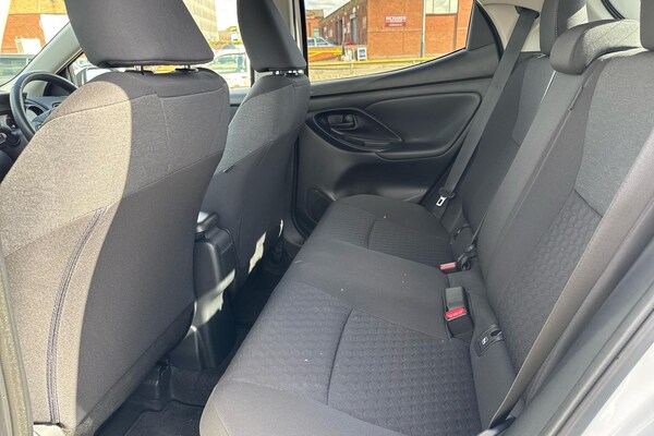 Used Toyota Yaris 2023 for sale - 75733604: Photo 12