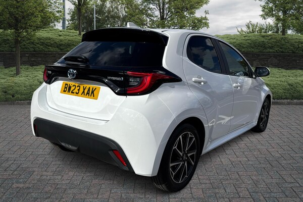 Used Toyota Yaris 2023 for sale - 75733604: Photo 2