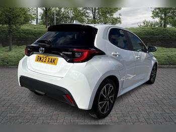 Used Toyota Yaris 2023 for sale - 75733604: Photo