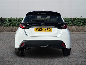 Used Toyota Yaris 2024 for sale - 77725217: Photo