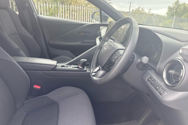 Used Toyota C-HR 2024 for sale - 75659617: Photo 11