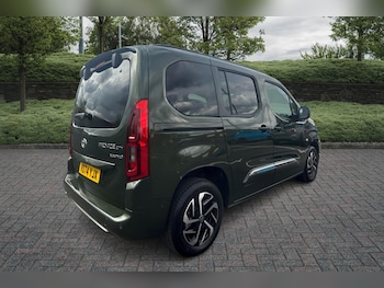 Used Toyota PROACE CITY Verso 2024 for sale - 75966494: Photo